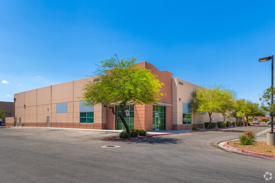 2965 Coleman St, North Las Vegas, NV à louer - Photo principale – Image 1 sur 24