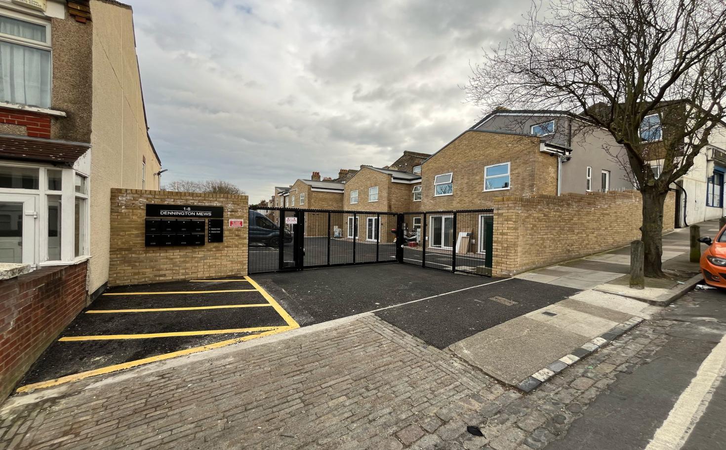 Dennington Mews, Londres à louer Photo de l’immeuble– Image 1 sur 3