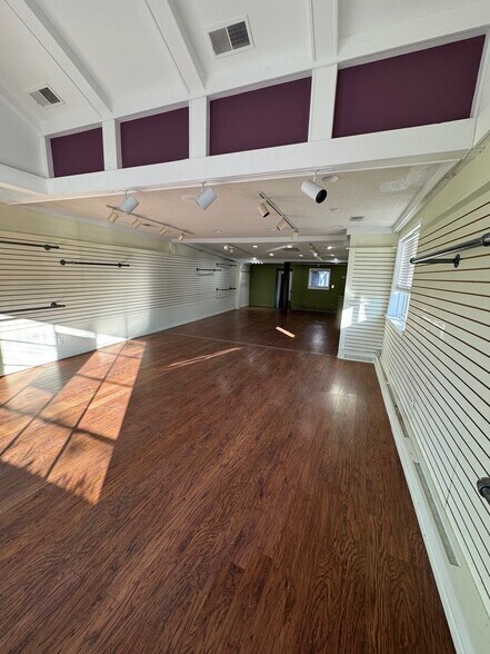 32716-32744 Franklin Rd, Franklin, MI à vendre - Photo intérieure – Image 2 sur 9