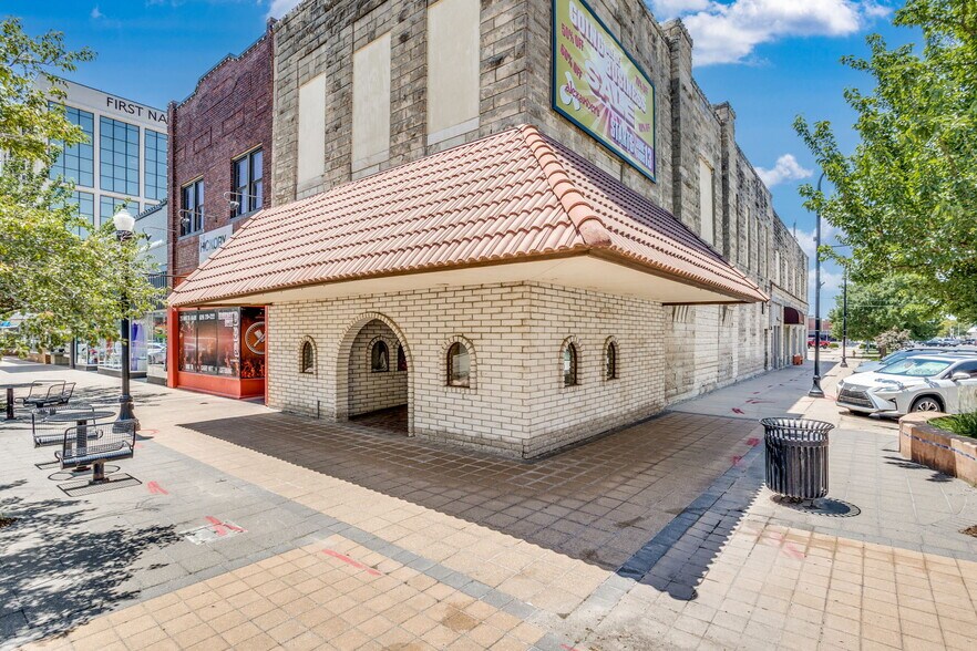 2721 N Main St, Hutchinson, KS à vendre - Photo de l’immeuble – Image 1 sur 8
