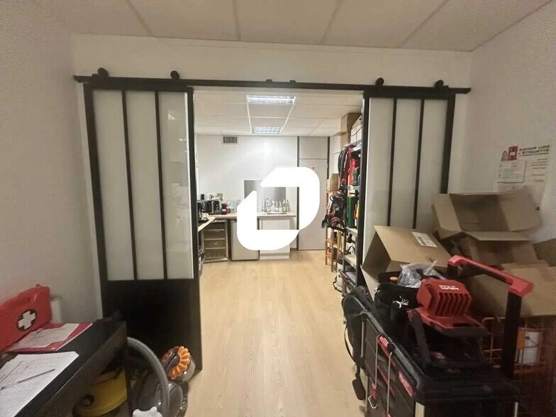 Bureau dans Argenteuil à louer - Photo de l’immeuble – Image 2 sur 10