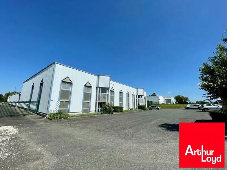 Industriel/Logistique dans Le Châtelet-en-Brie à vendre - Photo de l’immeuble – Image 1 sur 9