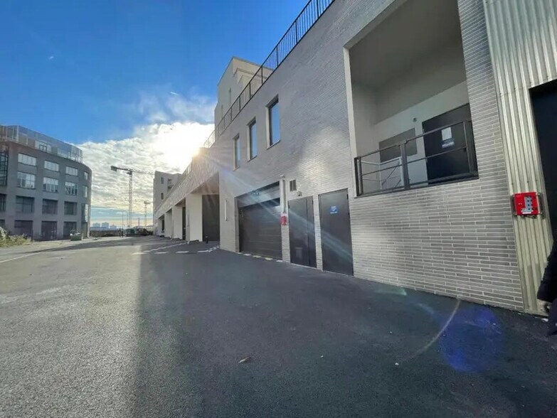 Industriel/Logistique dans Ivry-sur-Seine à louer - Photo de l’immeuble – Image 2 sur 13