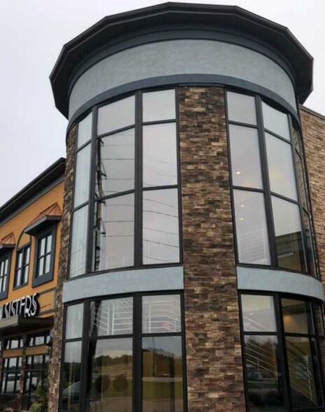 958 Liberty Dr, Verona, WI à louer - Photo de l’immeuble – Image 3 sur 5