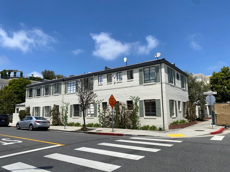 153 S Lasky Dr, Beverly Hills, CA à louer - Photo de l’immeuble – Image 1 sur 8