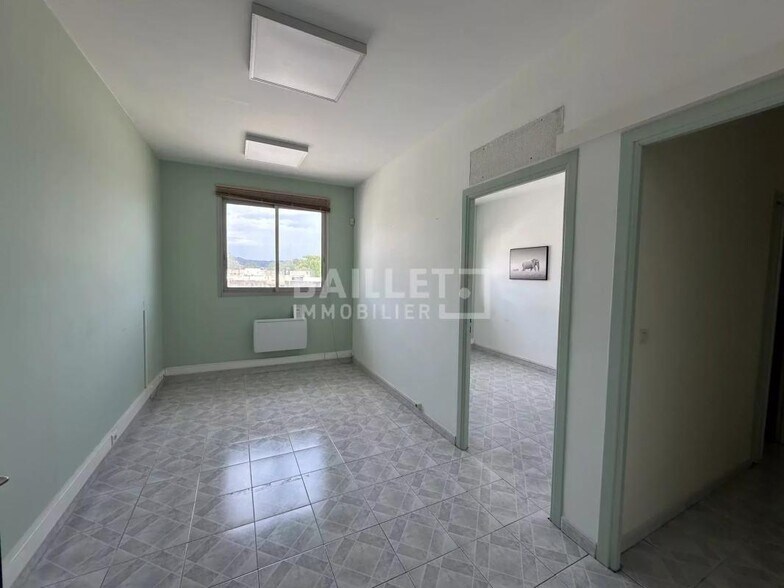 Bureau dans Tourrettes à vendre - Photo intérieure – Image 3 sur 20