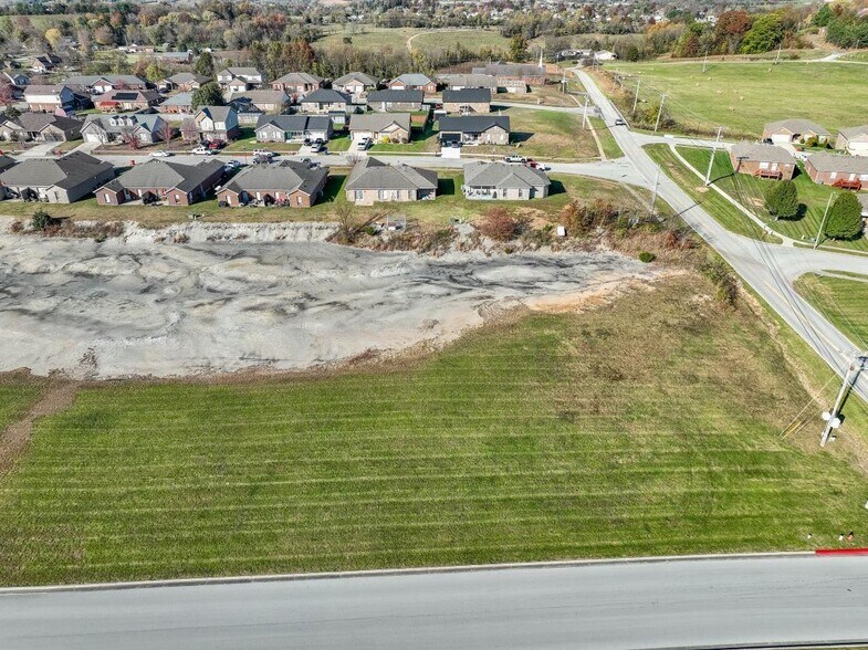 427 Nandino cir, Berea, KY à vendre - Photo de l’immeuble – Image 3 sur 13