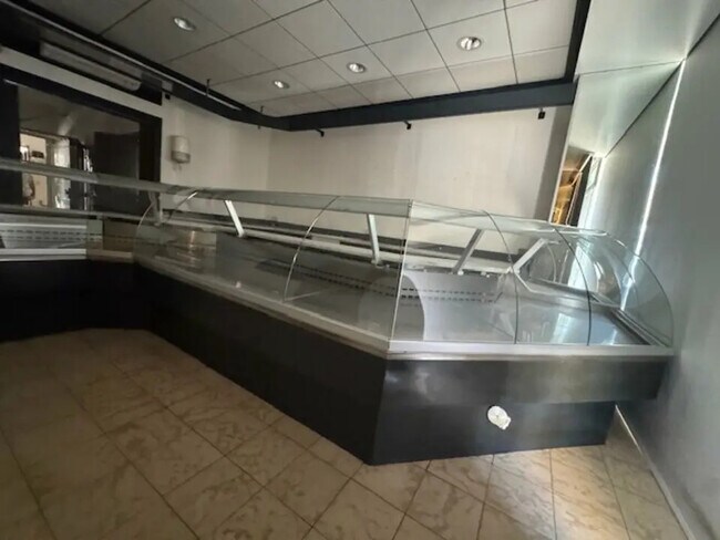 Plus de détails pour Local commercial à vendre