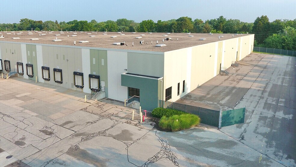 9222-9228 E 33rd St, Indianapolis, IN à louer - Photo de l’immeuble – Image 3 sur 3