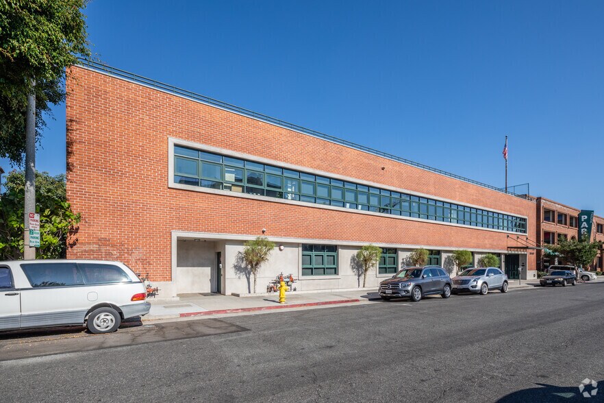 3840 Watseka Ave, Culver City, CA à louer - Photo de l’immeuble – Image 2 sur 5