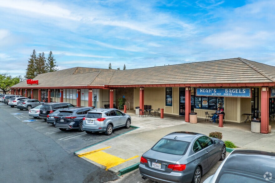 718 Bancroft Rd, Walnut Creek, CA à louer - Photo de l’immeuble – Image 3 sur 7
