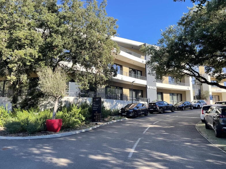 Bureau dans Biot à louer - Photo de l’immeuble – Image 3 sur 31