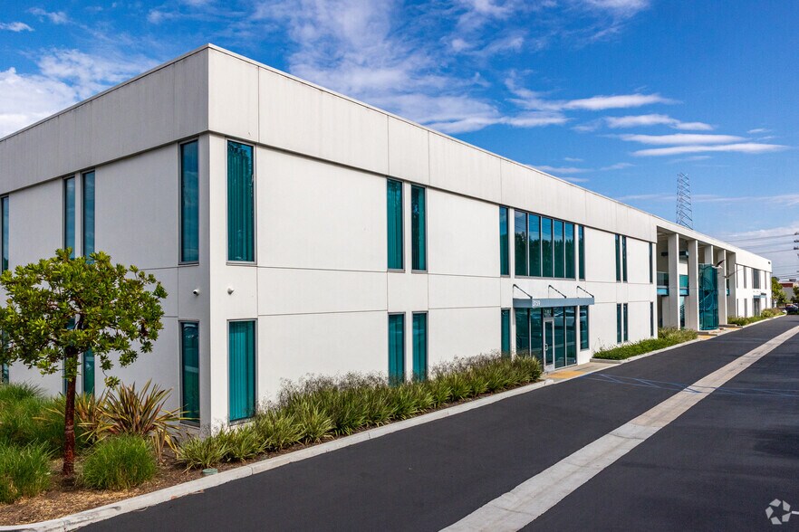3159-3169 Red Hill Ave, Costa Mesa, CA à louer - Photo de l’immeuble – Image 1 sur 26