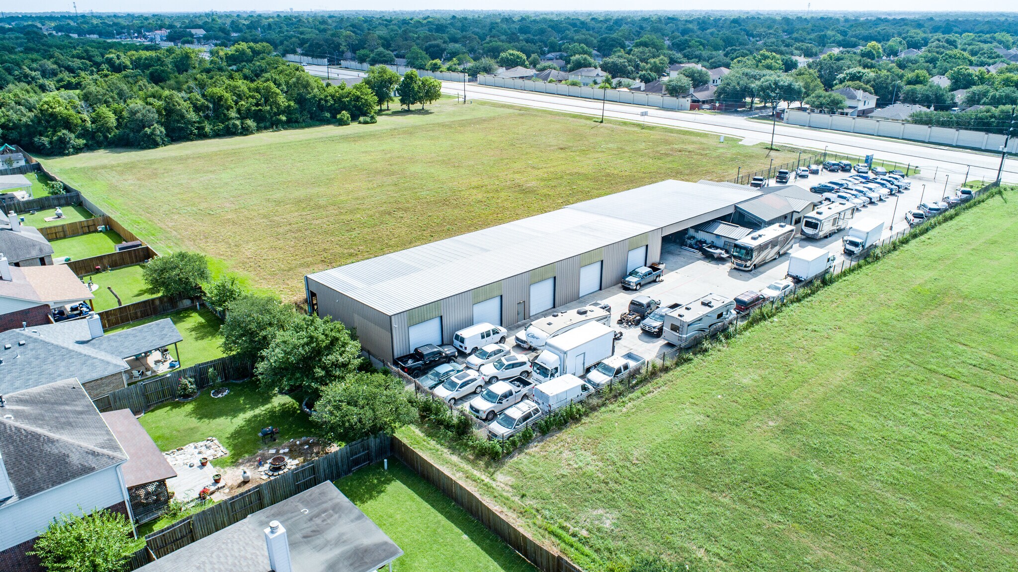 303 Crabb River Rd, Richmond, TX à vendre Photo de l’immeuble– Image 1 sur 5