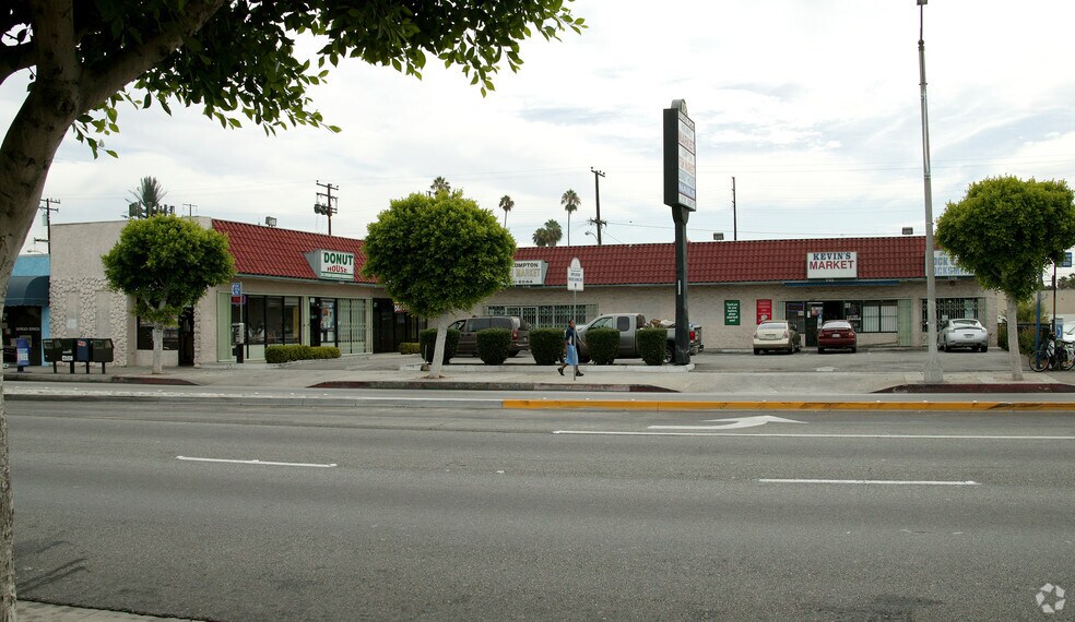 108-120 N Long Beach Blvd, Compton, CA à vendre - Photo principale – Image 1 sur 14
