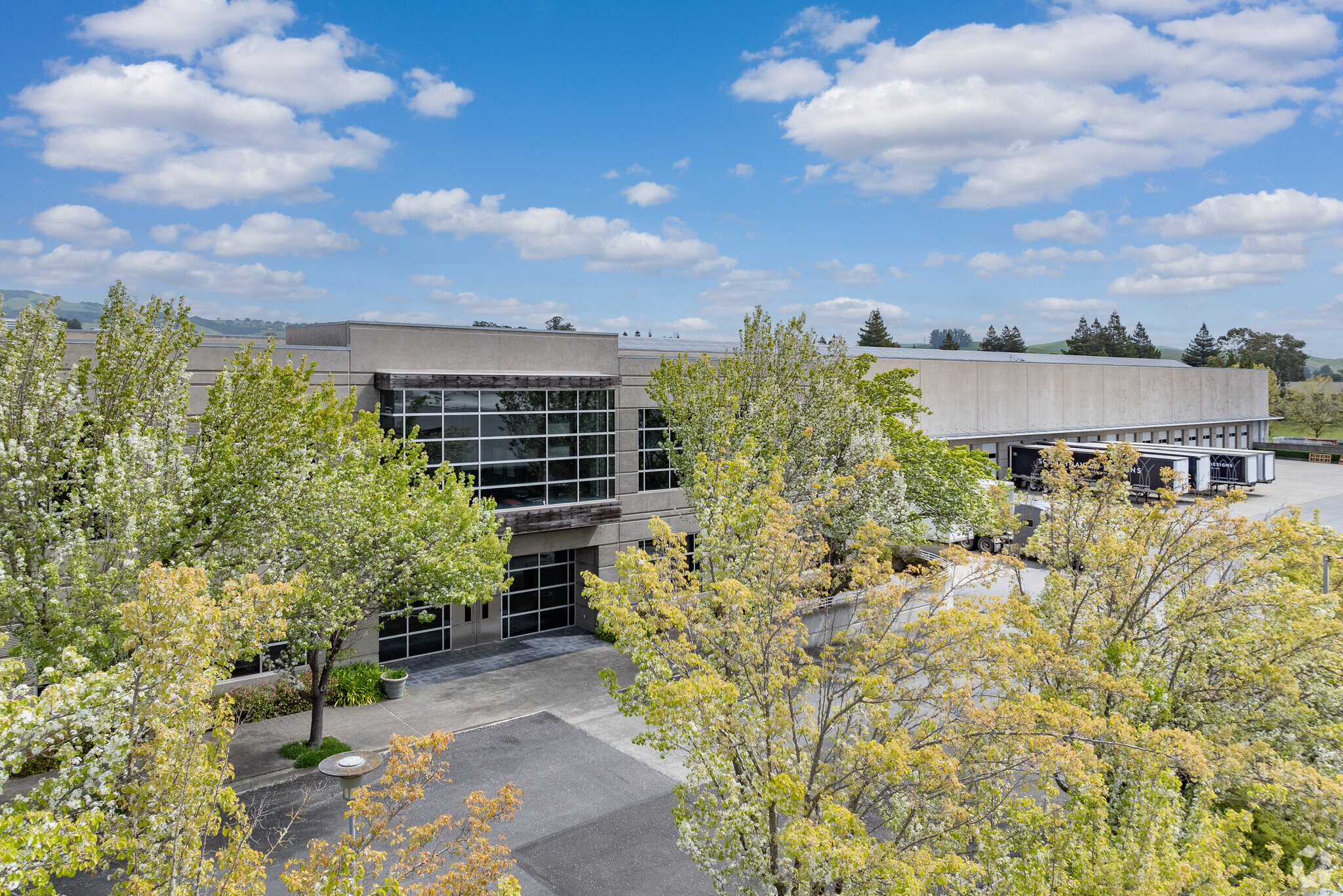 2250 S McDowell Blvd Ext, Petaluma, CA à louer Photo de l’immeuble– Image 1 sur 8