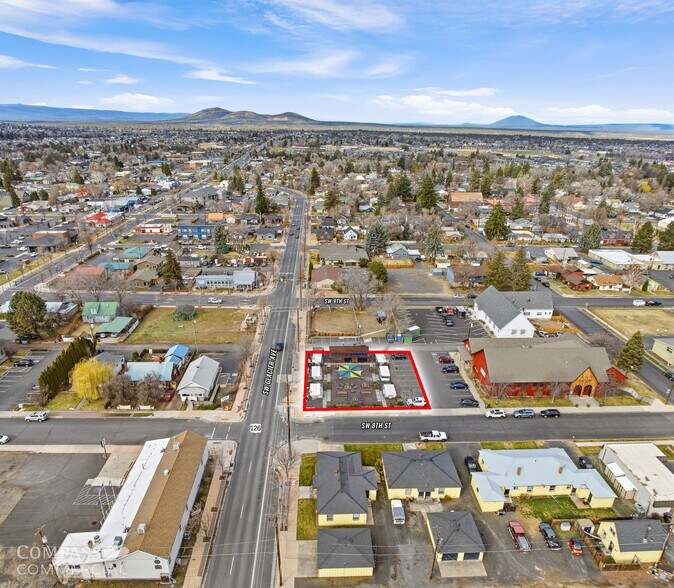 639 SW 8th St, Redmond, OR à vendre - Photo de l’immeuble – Image 3 sur 8