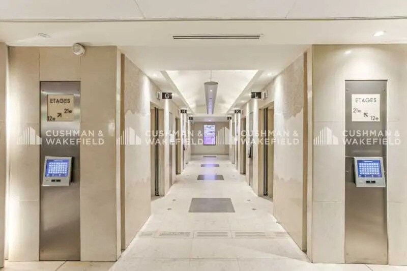 Bureau dans Puteaux à vendre - Hall d’entrée – Image 2 sur 8
