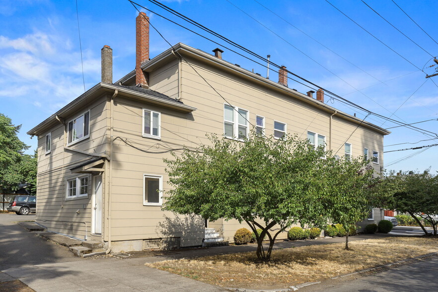 7630 SE Woodstock Blvd, Portland, OR à vendre - Photo de l’immeuble – Image 2 sur 11