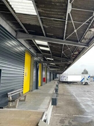 Plus de détails pour Local d'activités à louer