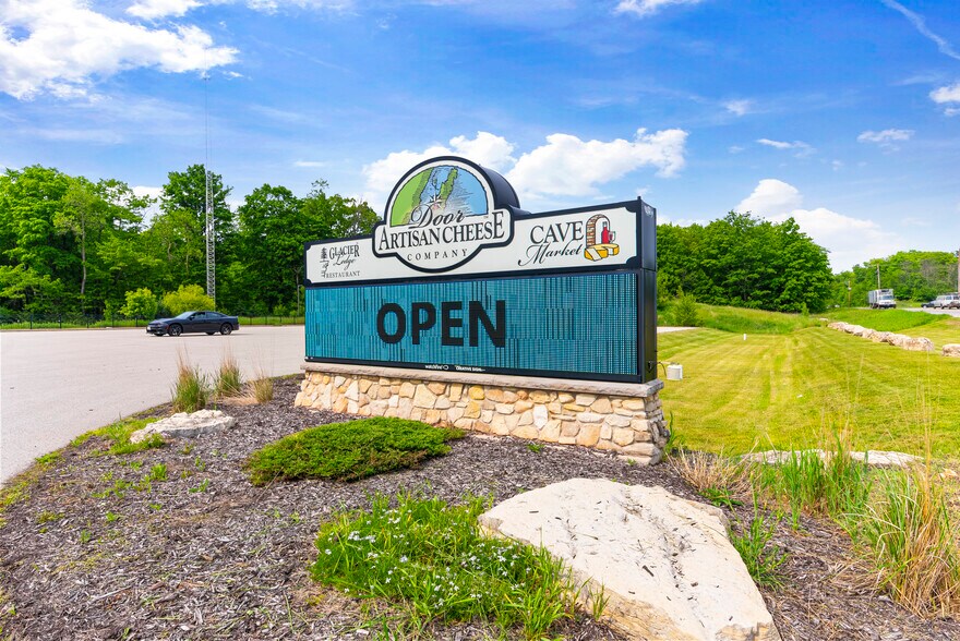 8103 WI-42 Hwy, Egg Harbor, WI à vendre - Photo de l’immeuble – Image 2 sur 48