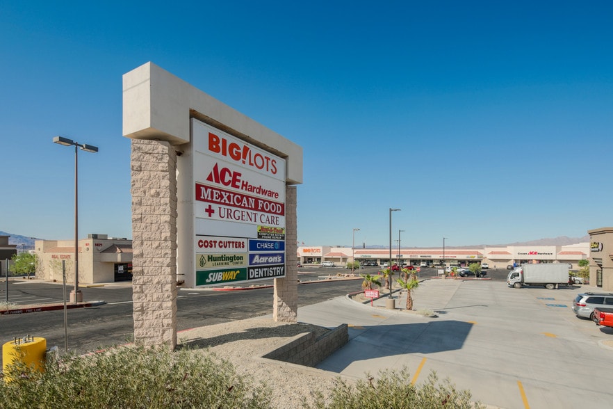 1799 Kiowa Ave N, Lake Havasu City, AZ à louer - Photo de l’immeuble – Image 2 sur 6