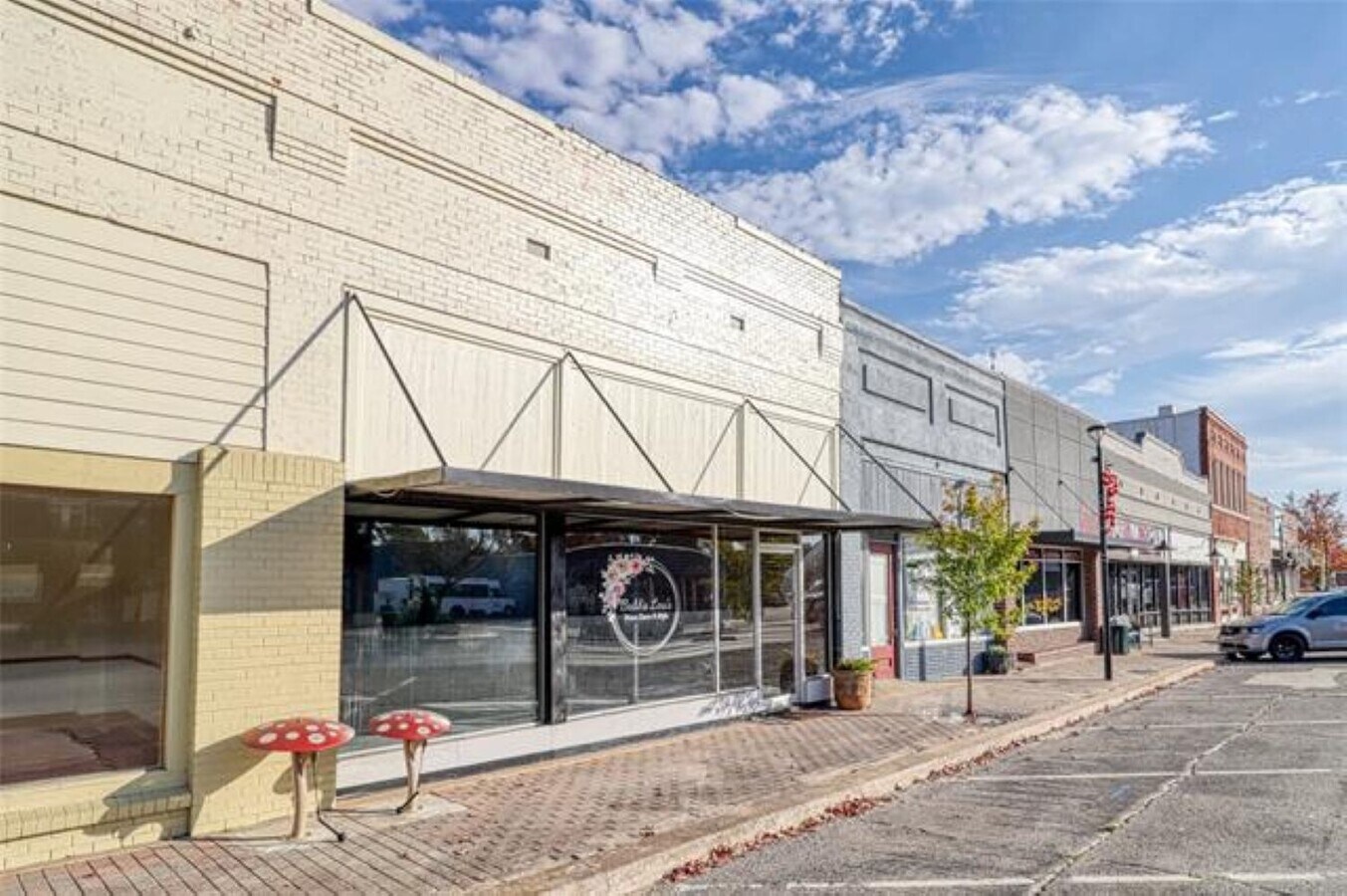 111-117 S Main St, Eufaula, OK 74432 - Lot 115 -  - Photo intérieure - Image 1 of 23