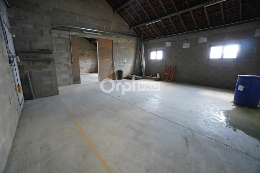 Local d’activités dans Quetigny à louer - Photo de l’immeuble – Image 1 sur 8