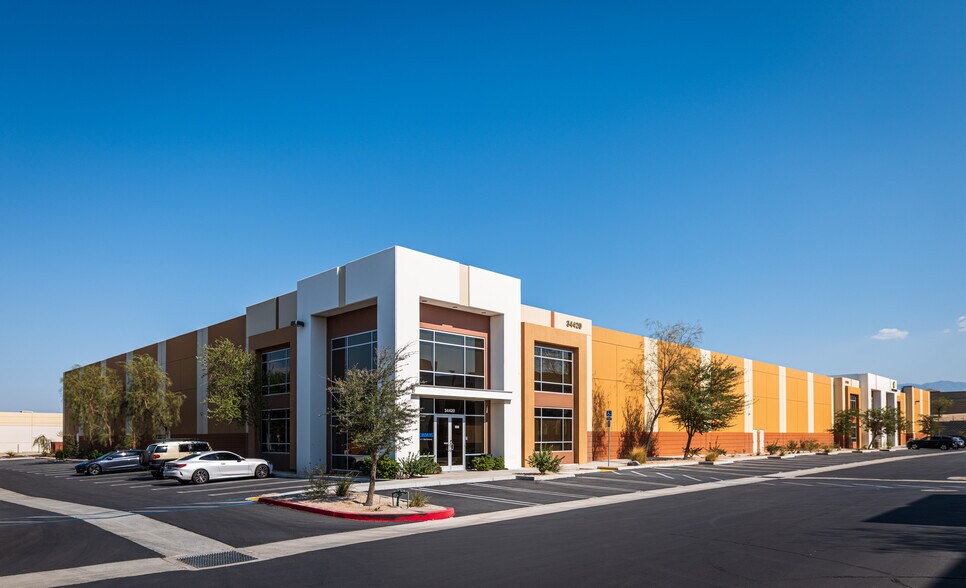 34420 Gateway Dr, Palm Desert, CA à vendre - Photo de l’immeuble – Image 1 sur 5