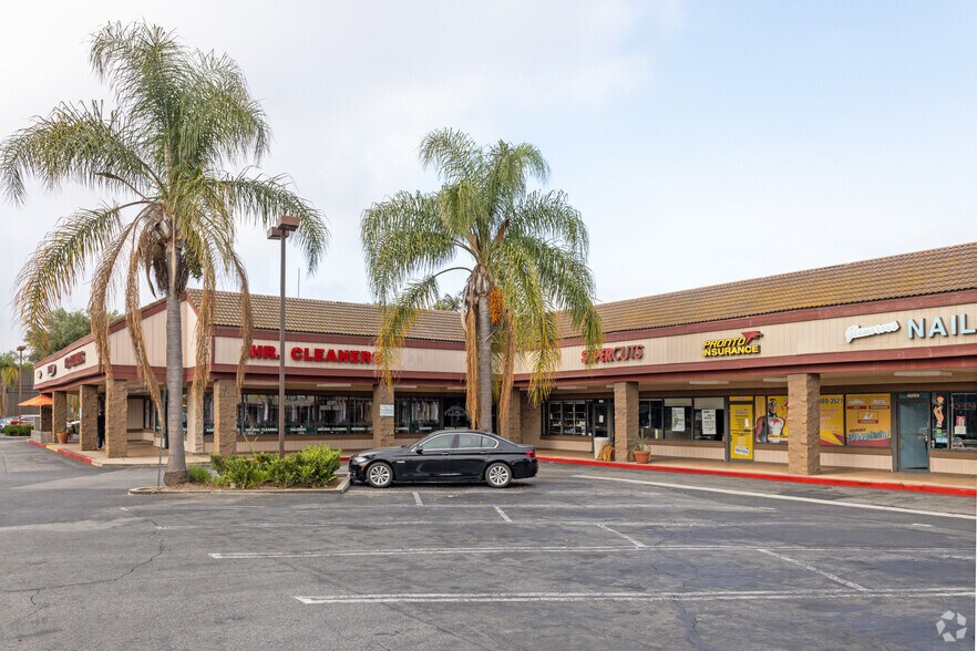 4215-4275 Atlantic Ave, Long Beach, CA à louer - Photo principale – Image 1 sur 9