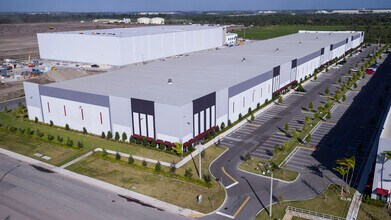 3870 W 108 St, Hialeah, FL à louer Aérien– Image 2 sur 2