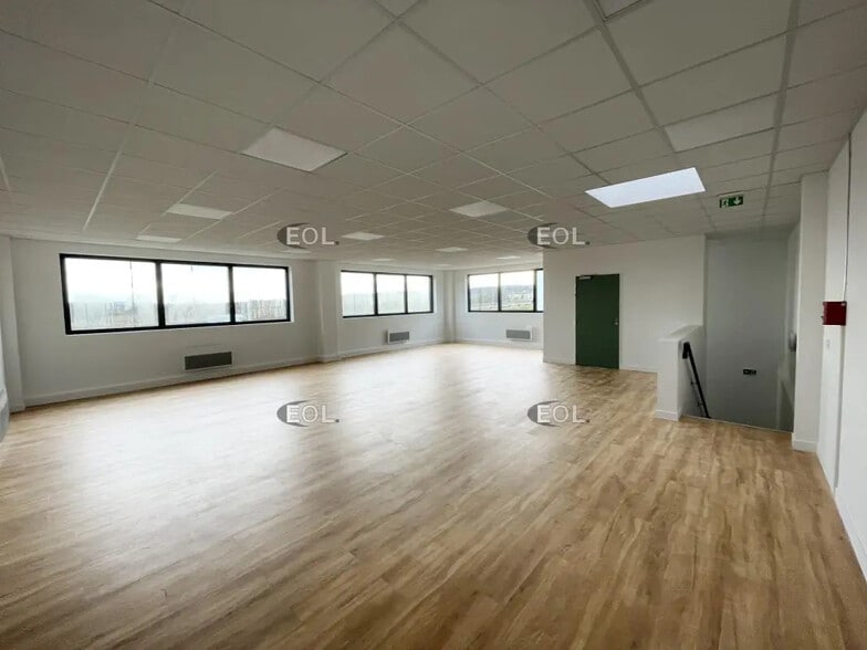 Local d'activités dans Marignane à vendre - Photo intérieure – Image 3 sur 9