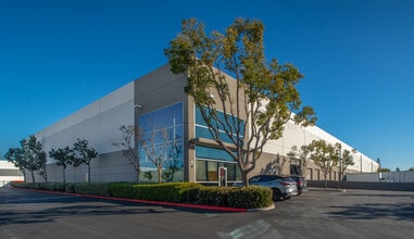 2051 Raymer Ave, Fullerton, CA à louer Photo intérieure– Image 1 sur 1