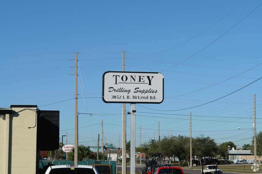 3852 L B Mcleod Rd, Orlando, FL à louer - Photo de l’immeuble – Image 3 sur 15