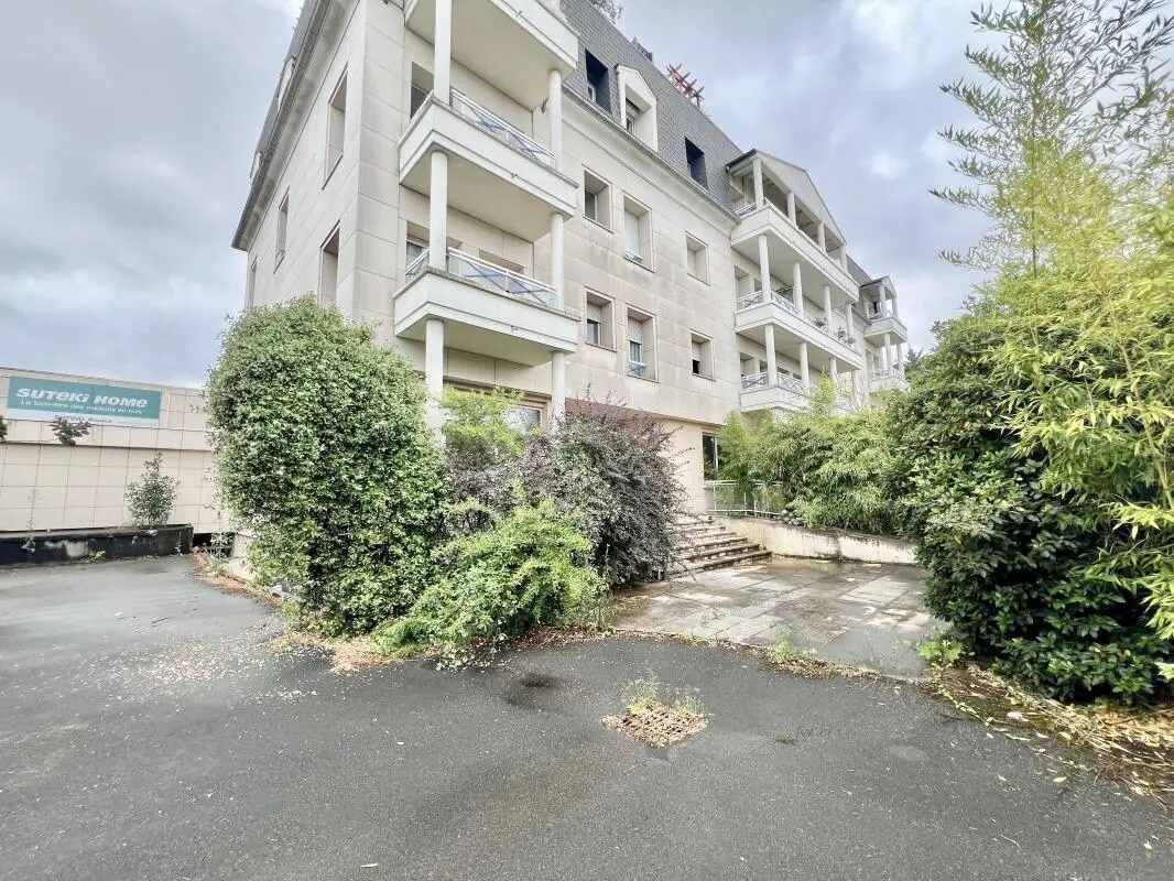 Bureau dans Saint-Maur-des-Fossés à louer Photo de l’immeuble– Image 1 sur 8