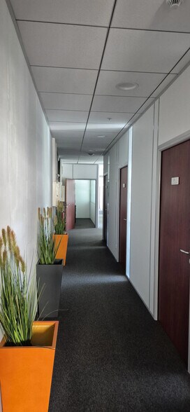 97 Allée Alexandre Borodine, Saint-Priest à vendre - Photo de l’immeuble – Image 2 sur 13