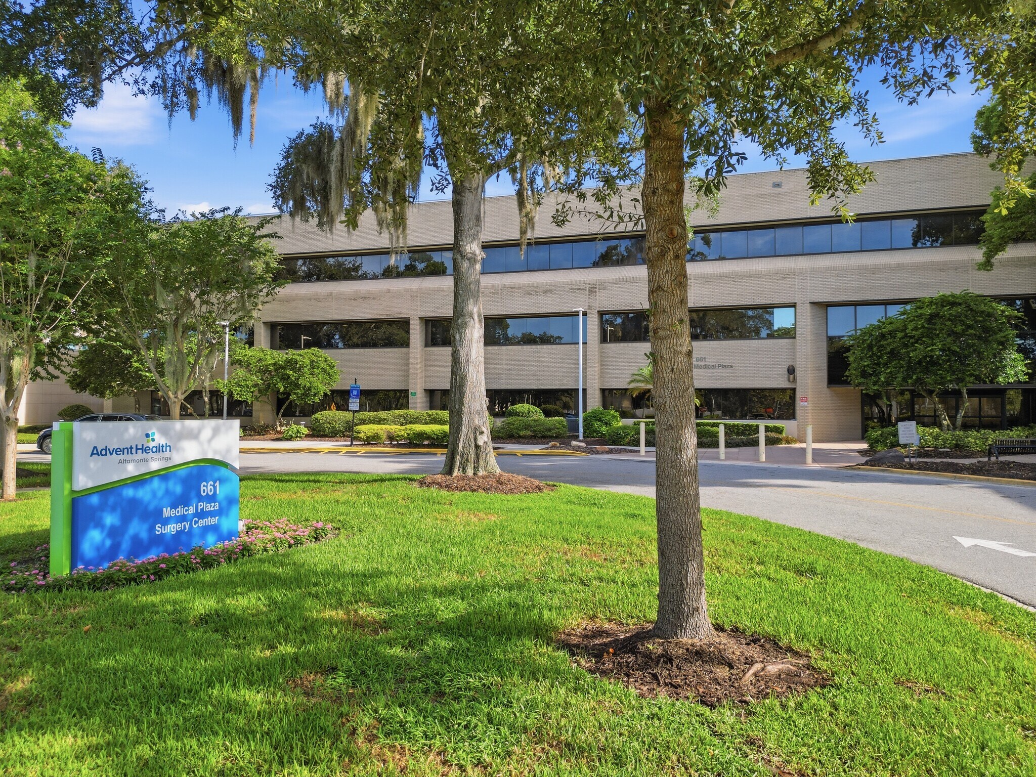 661 E Altamonte Dr, Altamonte Springs, FL à vendre Photo de l’immeuble– Image 1 sur 19