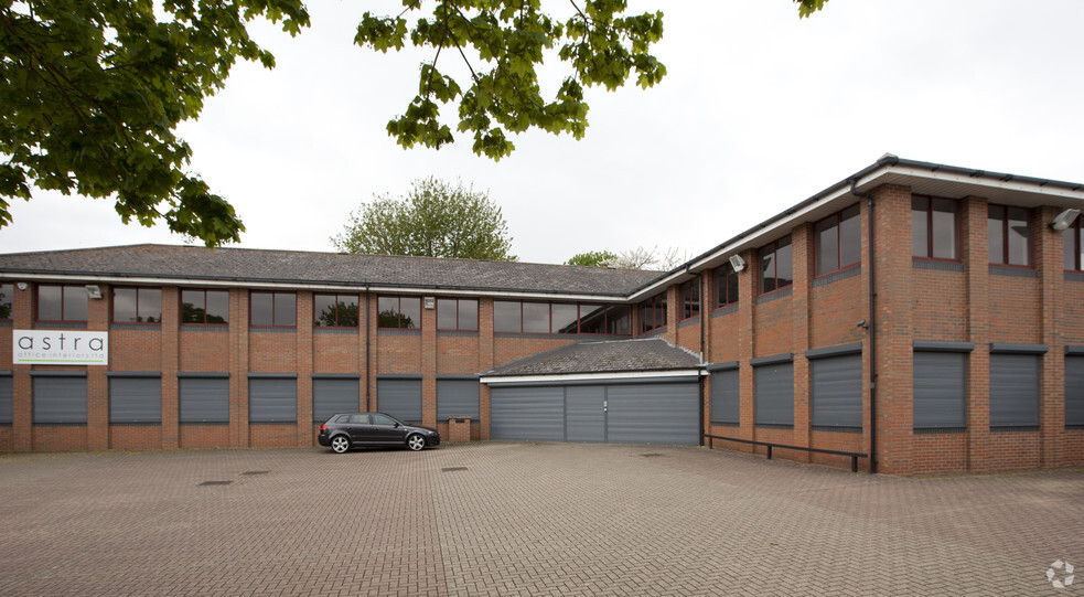 Stephenson Rd, Basingstoke à vendre - Photo de l’immeuble – Image 3 sur 3