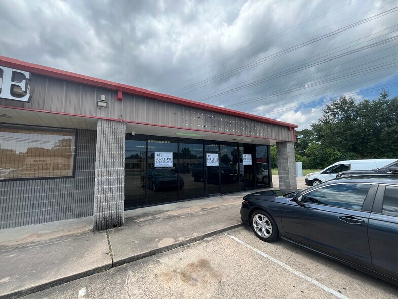 812 W Main St, League City, TX à louer - Photo de l’immeuble – Image 2 sur 6