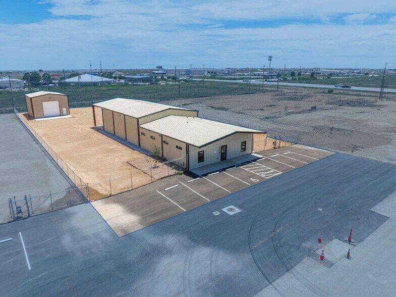 1714 N FM 1788, Midland, TX à louer - Photo de l’immeuble – Image 3 sur 12