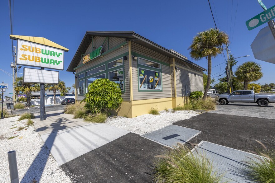5901 Gulf Blvd, Saint Petersburg, FL à vendre - Photo de l’immeuble – Image 1 sur 1