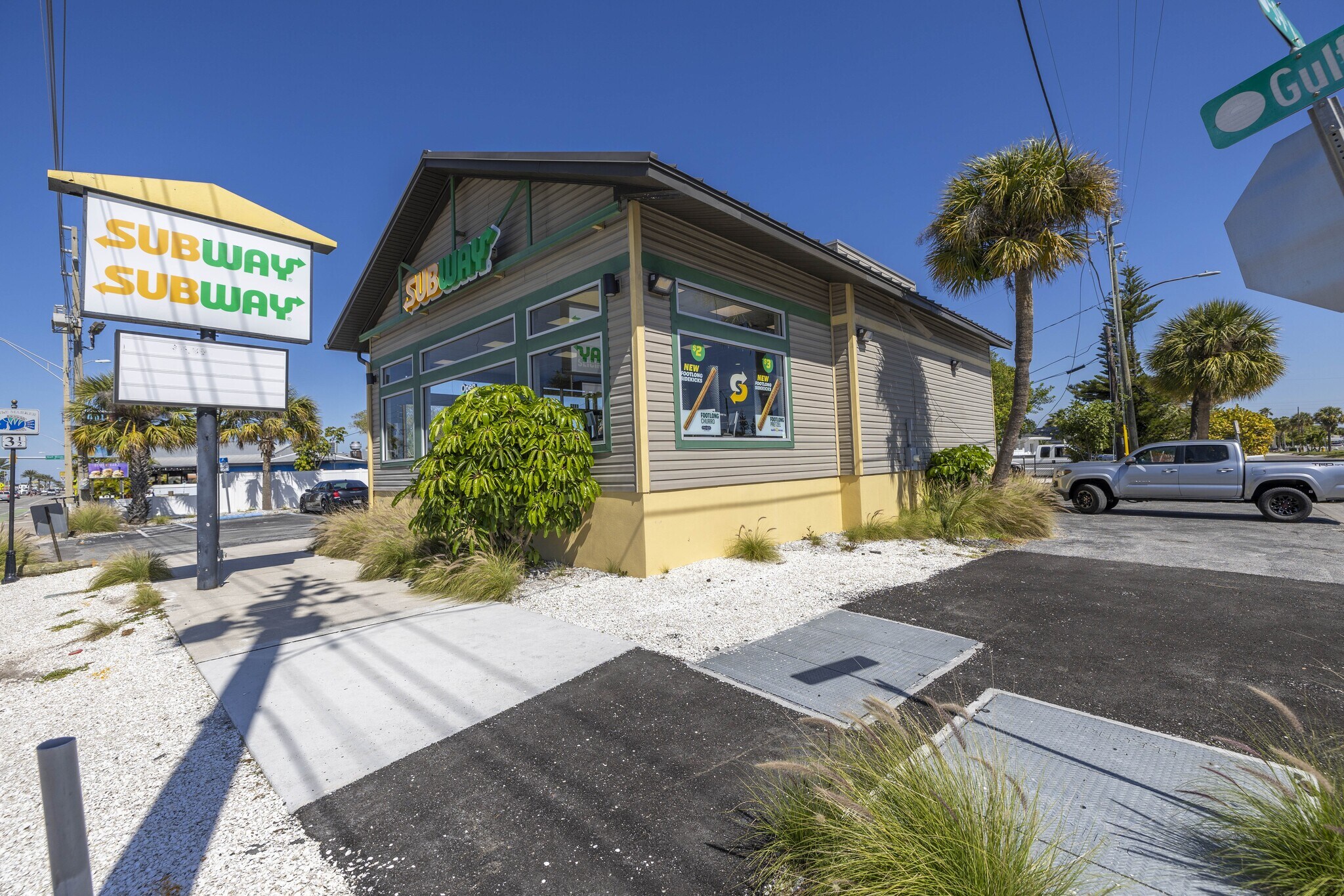 5901 Gulf Blvd, Saint Petersburg, FL à vendre Photo de l’immeuble– Image 1 sur 2