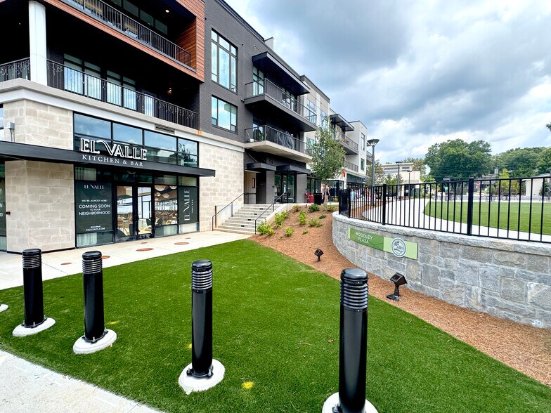 1350 Dresden Dr, Brookhaven, GA à louer - Photo de l’immeuble – Image 3 sur 4