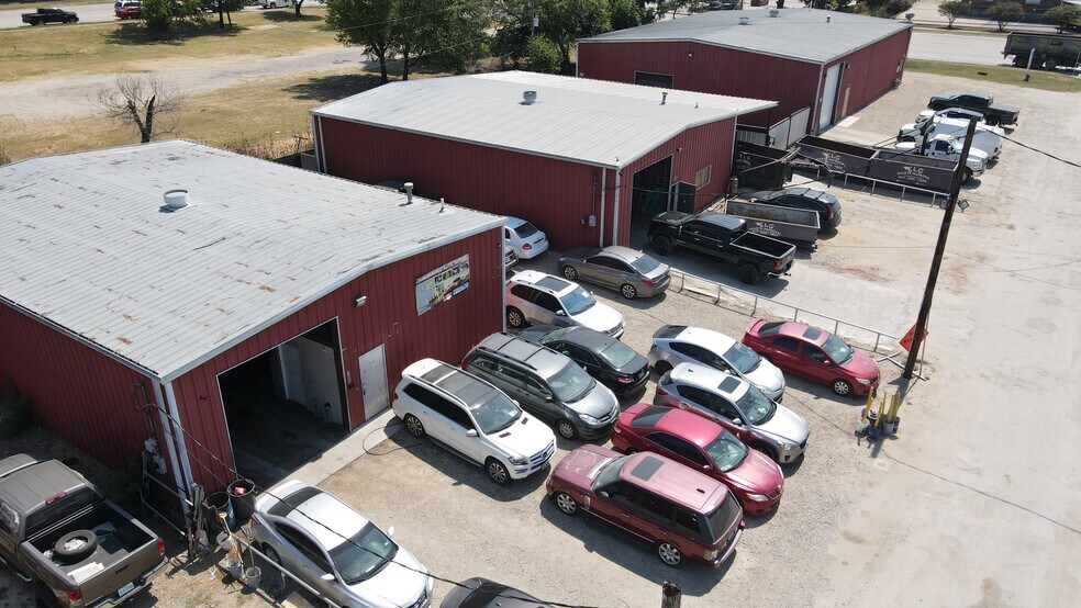 108 Industrial Dr, Kennedale, TX à vendre - Photo de l’immeuble – Image 3 sur 7