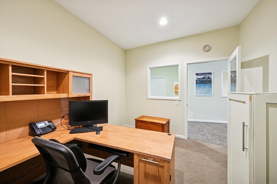 28 Cameron St, Southampton, NY à vendre - Photo de l’immeuble – Image 3 sur 16
