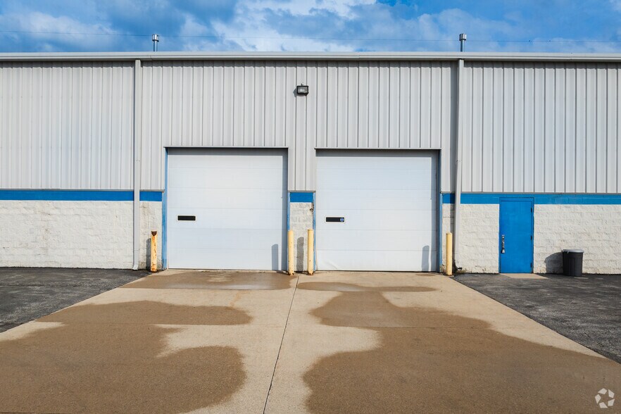 6610 Fairfield Dr, Northwood, OH à louer - Photo de l’immeuble – Image 3 sur 7