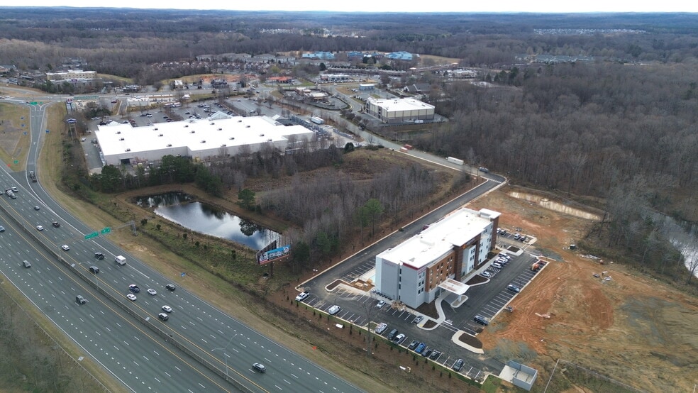 204 Lowes Blvd, Mebane, NC à louer - Aérien – Image 3 sur 6