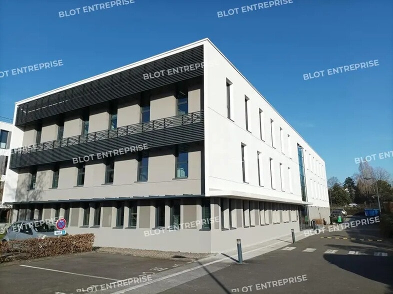 Bureau dans Rennes à vendre - Photo de l’immeuble – Image 1 sur 15