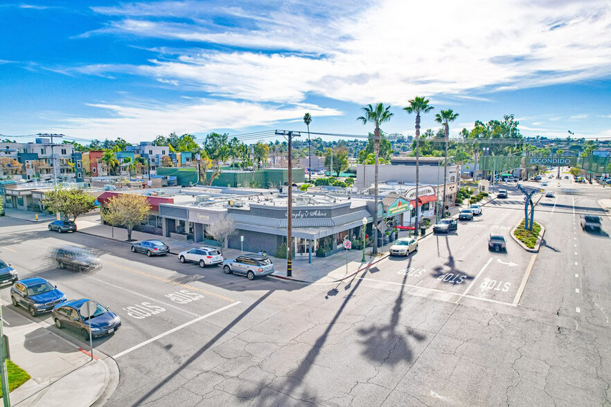 145-159 S Orange St, Escondido, CA à louer - Photo de l’immeuble – Image 1 sur 25