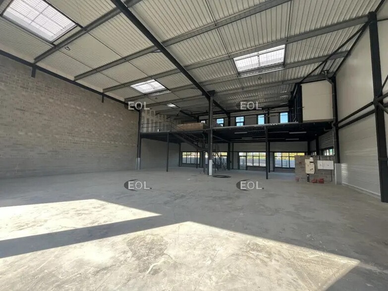 Local d'activités dans Buchelay à vendre - Photo intérieure – Image 2 sur 3